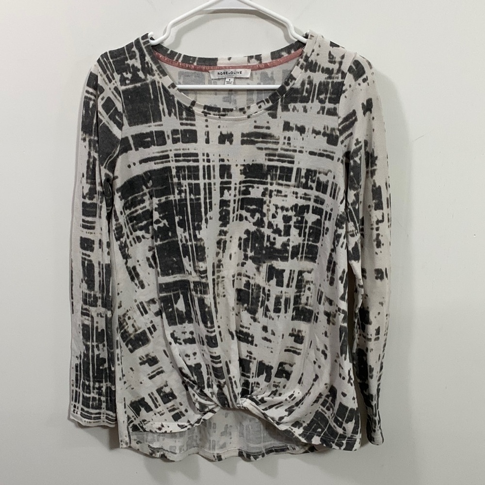 Rose + Olive tie front long sleeve gray and white top, size Small good condition